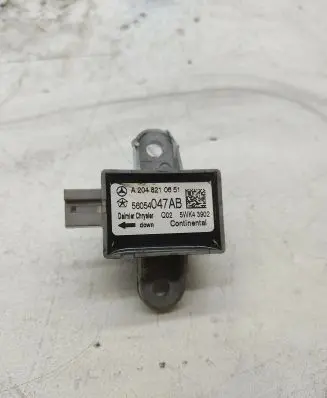 Mercedes-Benz C W204 Airbag deployment crash/impact sensor A2048210651 56054047AB