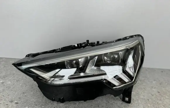 Audi Q3 F3 Headlight/headlamp 83A941035 1090025