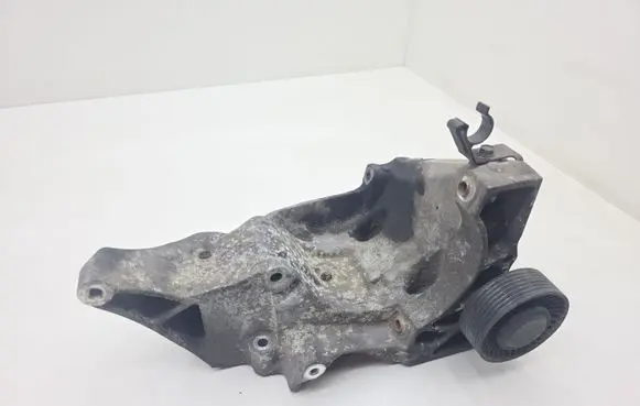 BMW 5 F10 F11 Generator/alternator bracket 7802639