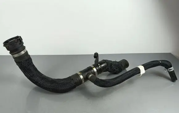 Jeep Grand Cherokee WL Engine coolant pipe/hose 68381316AB