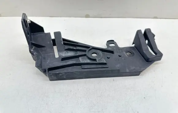 Infiniti G37 Headlight/headlamp mounting bracket 