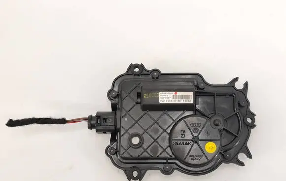 Audi A8 S8 D3 4E Front door soft close latching motor 4E0837059 SN4E15399