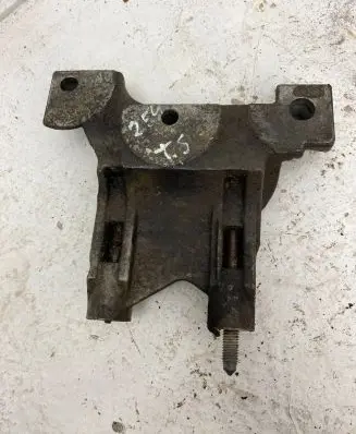 Volkswagen Transporter - Caravelle T5 Engine mounting bracket 070199343A