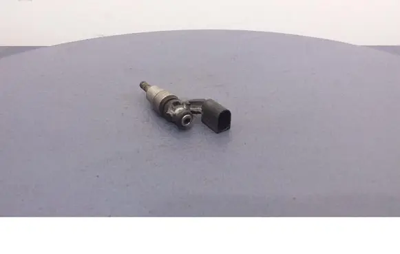 Volkswagen Golf IV Fuel injector 0261500005