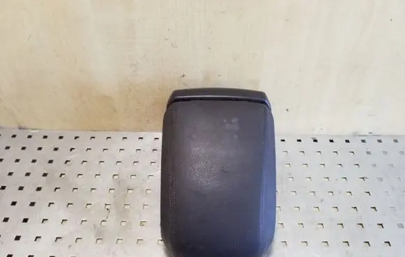 Chevrolet Captiva Armrest