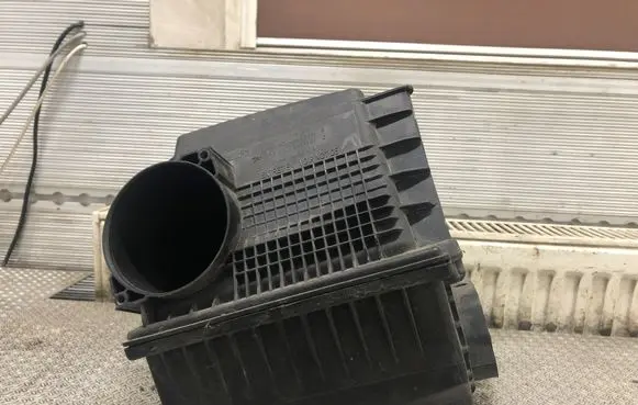 Renault Laguna II Air filter box 8200098984