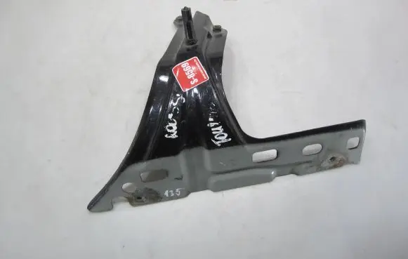 Volkswagen Touran I Fender mounting bracket 1T0821135