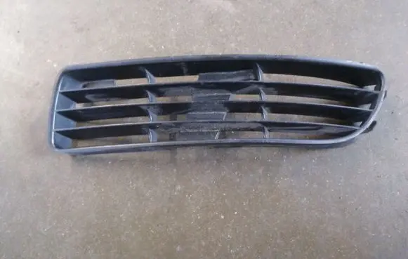 Audi A4 S4 B5 8D Front bumper lower grill 8D0807345