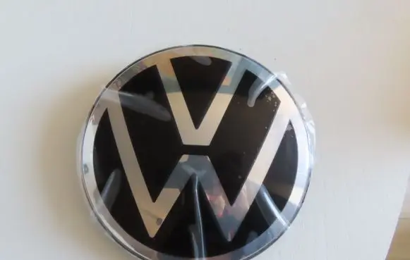 Volkswagen Touareg III Manufacturer badge logo/emblem 76085361E