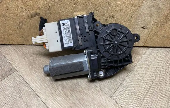 Volkswagen Eos Rear door window regulator with motor 1Q0959703 E038028151 0130821474