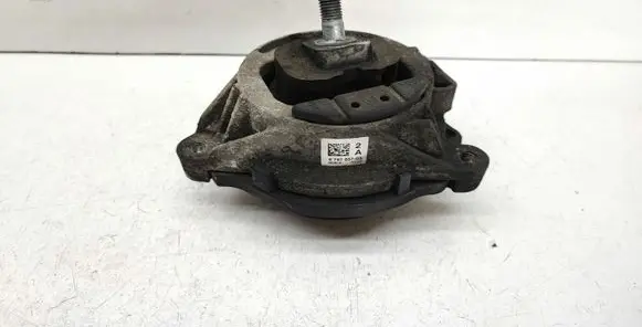 BMW 1 F20 F21 Engine mount bracket 6787657