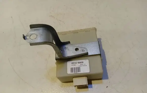 Toyota Yaris Door control unit/module 897410D020 73673212
