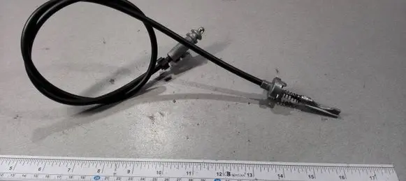 Volkswagen PASSAT B5.5 Gear shift cable linkage 8D1713575