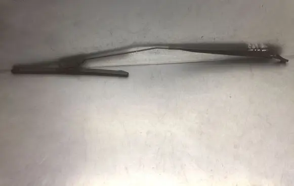 Renault Clio III Windshield/front glass wiper blade 8200268917