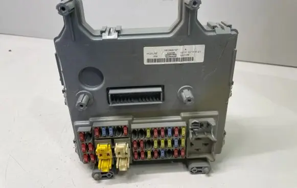 Jeep Cherokee III KJ Fuse module 56009987AF