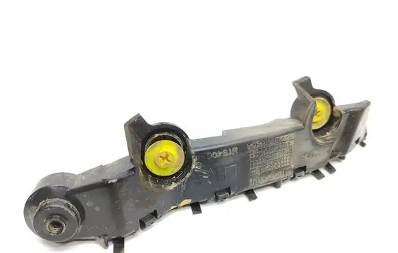 Nissan Qashqai J12 Front bumper mounting bracket 622236UA0A