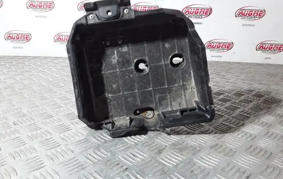 Battery tray