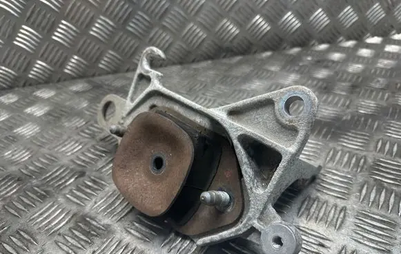 Nissan Qashqai Engine mounting bracket 112204BB0A