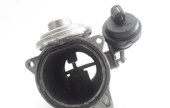 Volkswagen Touareg I EGR valve 070128070F