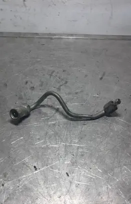 Toyota Corolla Verso E121 Fuel injector supply line/pipe 