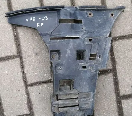 Volvo V70 Front bumper mounting bracket