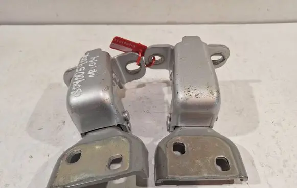 Renault Trafic III (X82) Front door upper hinge 93450652