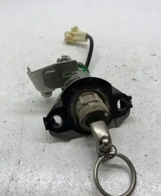 Lexus IS 220D-250-350 Tailgate exterior lock 