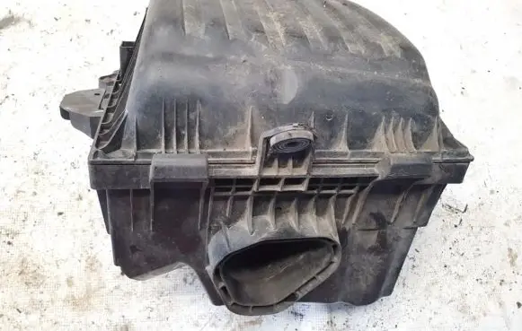 Seat Alhambra (Mk1) Air filter box 3m219600