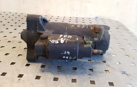 Peugeot 406 Starter motor M001T8008