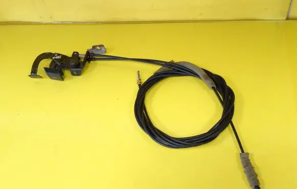 Skoda Fabia Mk1 (6Y) Fuel cap flap release cable 6Y1827611 6Y6809973