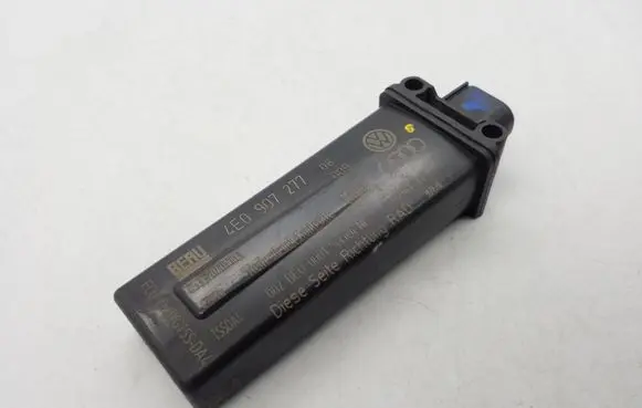 Audi A8 S8 D3 4E Tire pressure sensor 4E0907277