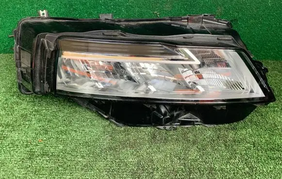 Nissan X-Trail T33 Headlight/headlamp 