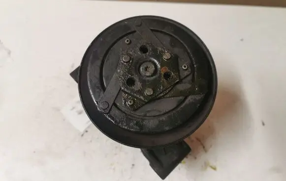 Nissan Almera N16 Air conditioning (A/C) compressor (pump) 92600BN300