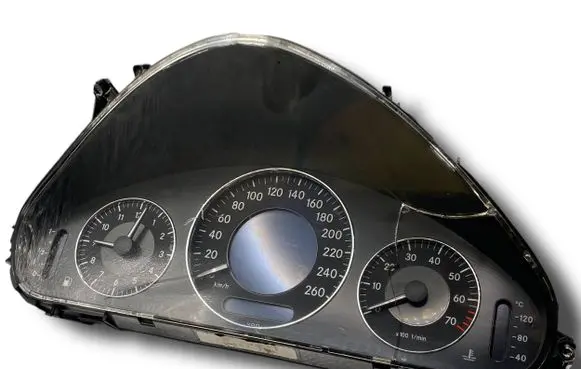 Mercedes-Benz E W212 Central body control module A3118 A2115404647