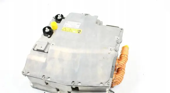 Voltage converter inverter