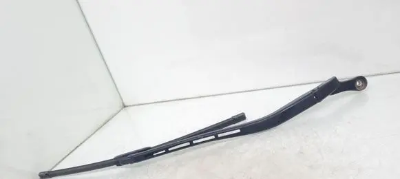 Front wiper blade arm