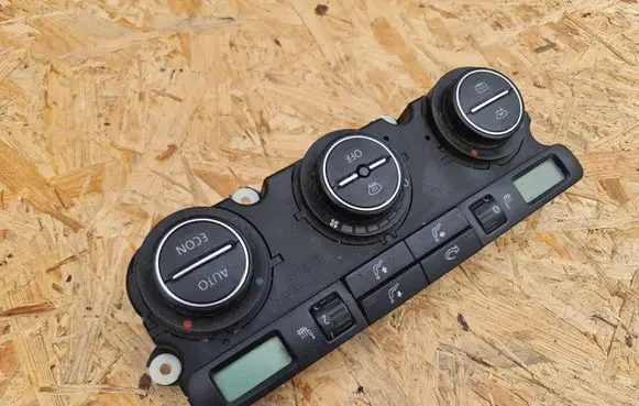Volkswagen PASSAT B6 Climate control unit