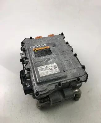 Voltage converter inverter
