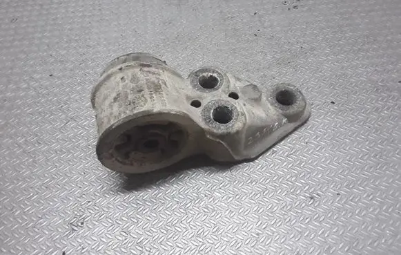 Volkswagen PASSAT B5.5 Rear axle beam mounts housing 