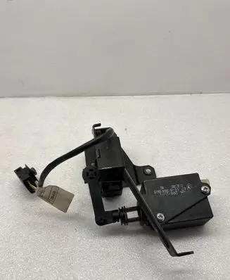 BMW 5 E39 Tailgate window lock/catch/latch 61318381137 091275