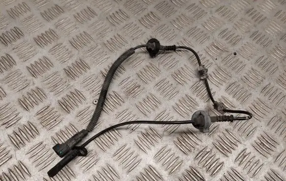 Chevrolet Camaro ABS brake wheel speed sensor 84256808