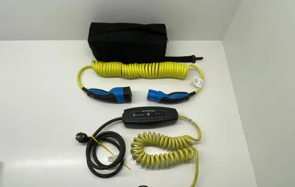Mercedes-Benz C W205 Electric car charging cable A0005832501