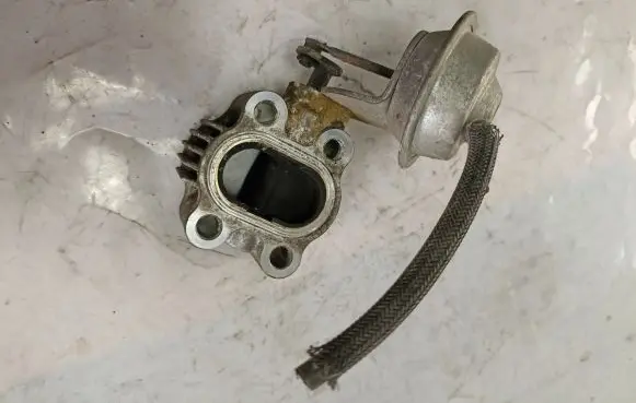 Toyota Corolla Verso AR10 Engine shut-off valve 