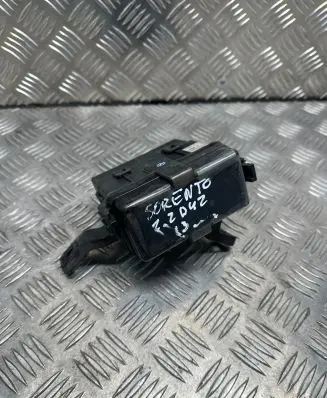 KIA Sorento Fuse box set 912402P051 021061 0110988