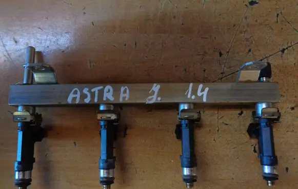 Opel Astra J Fuel main line pipe 0280158181 55572731 0280151258