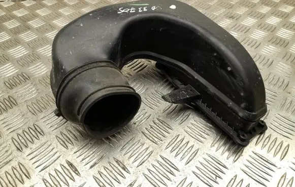 Skoda Kamiq Air intake hose/pipe