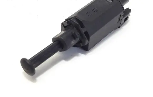 Volkswagen PASSAT B4 Brake pedal sensor switch 191945515