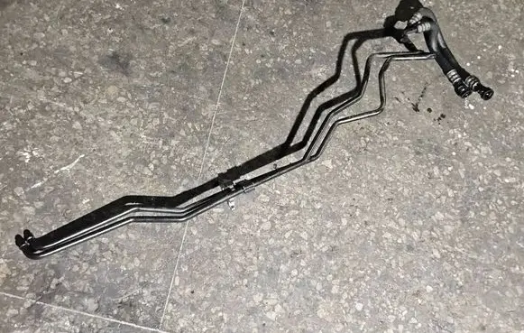 BMW 1 E82 E88 Gearbox oil cooler pipe/hose 7572711 7572712