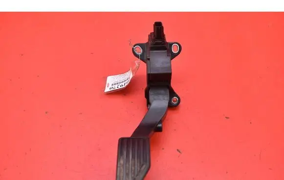 Toyota Yaris Accelerator throttle pedal 781100D120