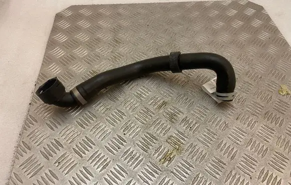Volvo XC90 Engine coolant pipe/hose 31474845